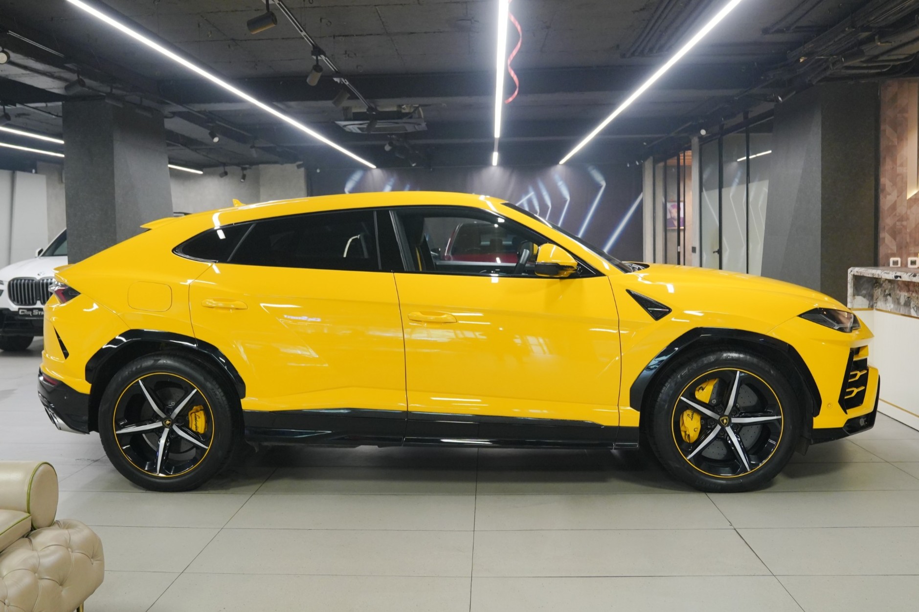 Lamborghini Urus V8